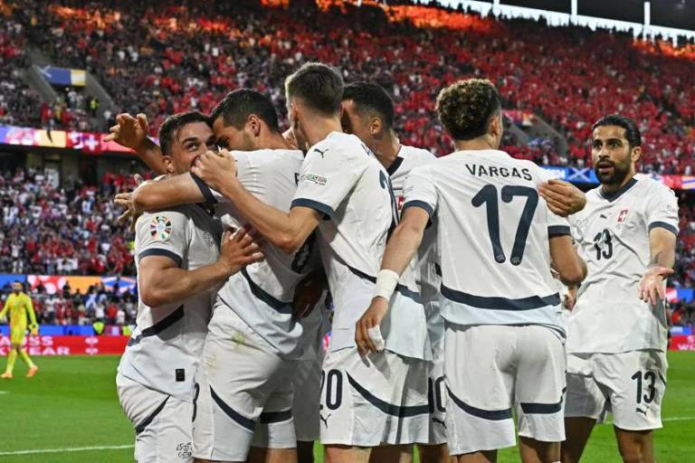 Suiza no logra sellar su pase tras empatar con Escocia