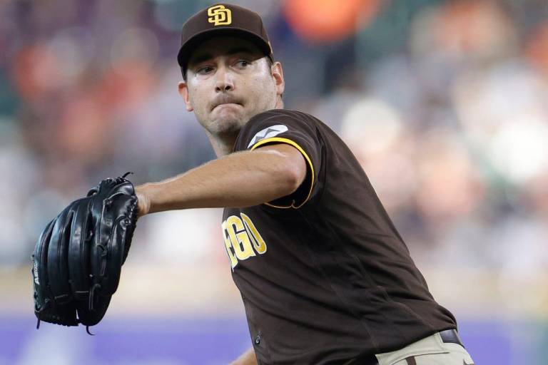 Reales llegan a acuerdos con los derechos Seth Lugo y Chris Stratton