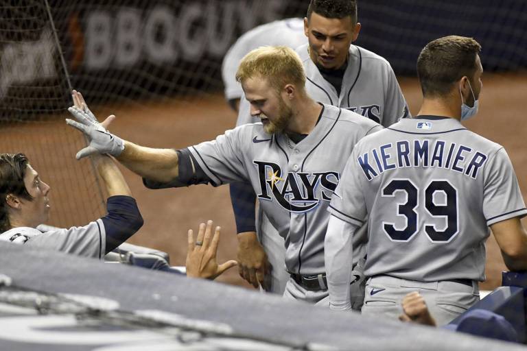 Rays remontan en la novena y vencen a Marlins