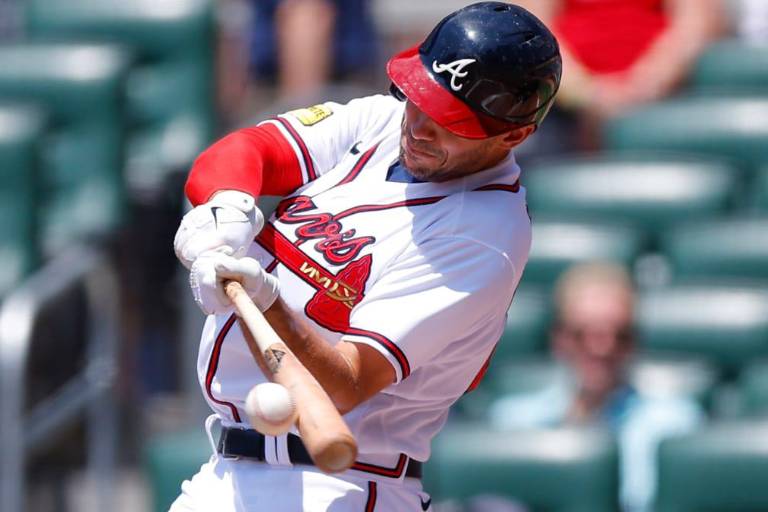 Bravos sacan escobas contra Mellizos detrás de Olson y Albies
