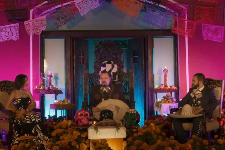 Censura Facebook video de Ángela Aguilar por el Día de Muertos