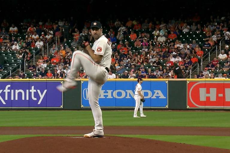 Yordan y Altuve respaldan con HR a Verlander para vencer a Reales