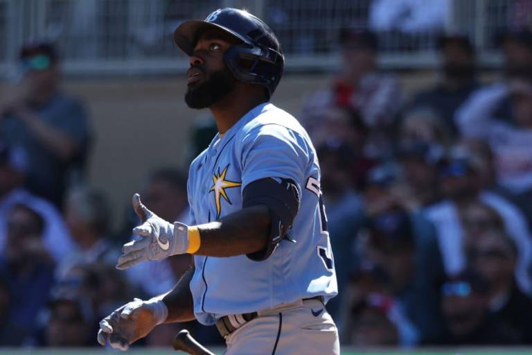 Jonrón de Arozarena impulsa a Rays hacia su 90mo triunfo de la campaña