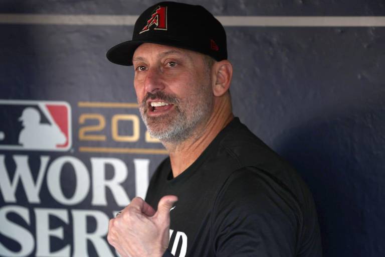 D-backs le otorgan extensión a Torey Lovullo hasta el 2026
