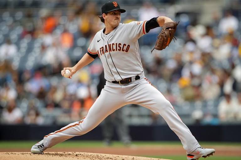 Kevin Gausman luce efectivo y Gigantes de San Francisco evitan ser barridos