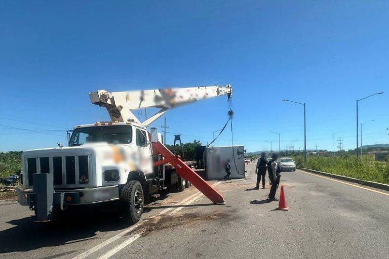 Habilitan carril tras accidente en el Libramiento Sur de Culiacán