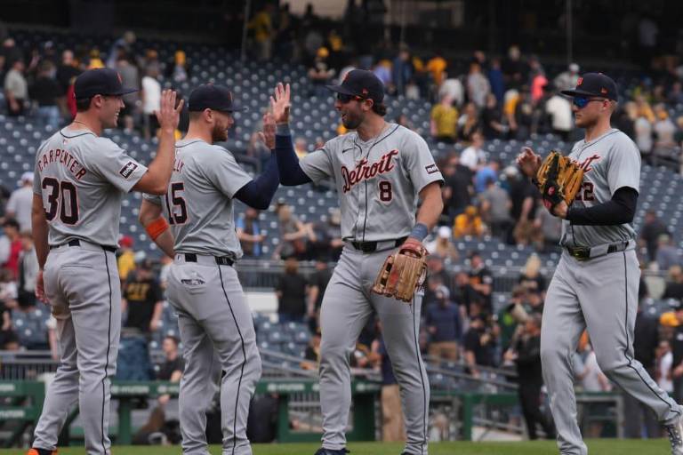 Tigres sentencia a Piratas con férrea remontada en el noveno inning
