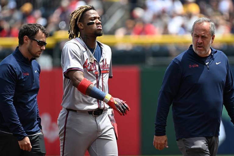 Ronald Acuña sufre un desgarre de rodilla y perderá el resto del 2024