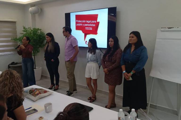 Demandas, otra forma de agredir a periodistas y defensores: Iniciativa Sinaloa