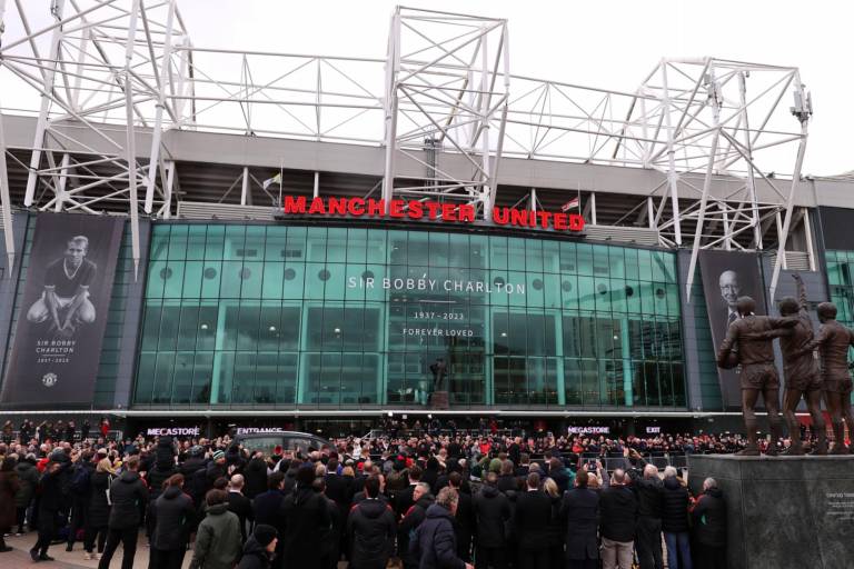 Mánchester despide a Bobby Charlton en su funeral
