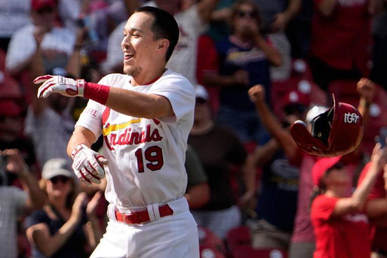 Tommy Edman firma contrato de dos años con Cardenales
