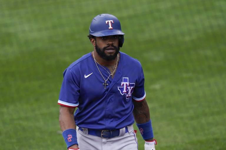 Delino DeShields pasa de Rangers a Medias Rojas