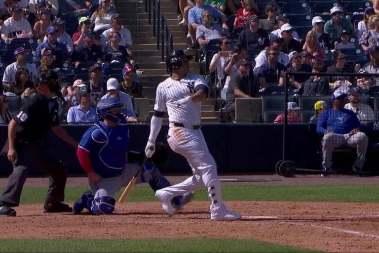 Soto la bota en su debut primaveral con los Yanquis