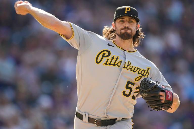 Relevista Clay Holmes pasa a Yanquis en canje con Piratas