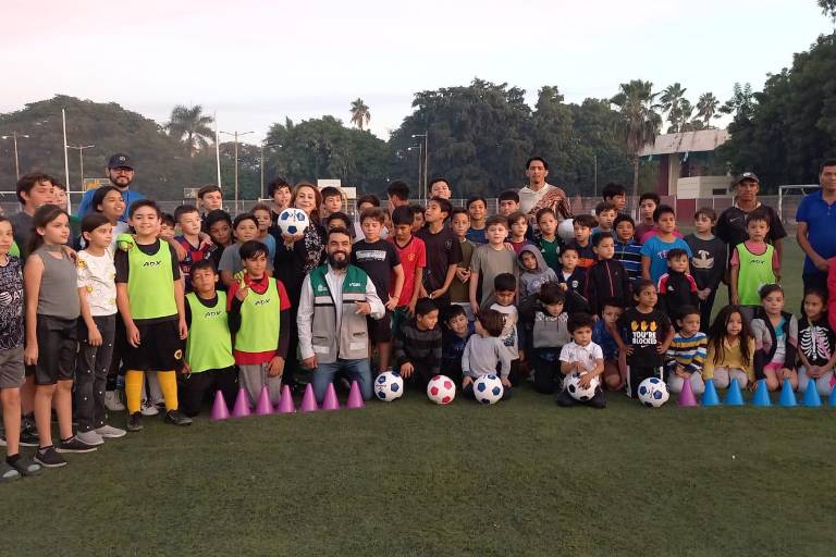 Imdec entrega material deportivo en sindicaturas