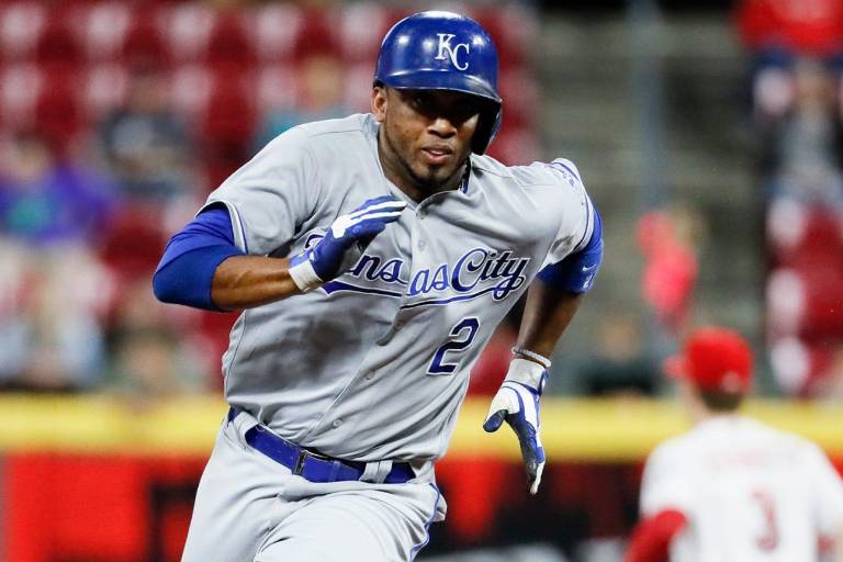 Nacionales adquieren a Alcides Escobar desde Kansas City