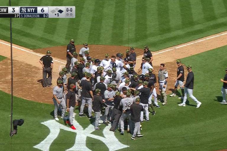 Grand slam de LeMahieu guía a Yanquis a vencer a Medias Blancas con trifulca incluida