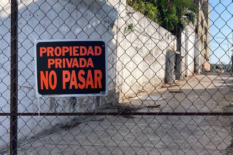 Acceso a playa en la Zona Dorada no es público ni del Municipio, pero se busca que se reabra: Alcalde