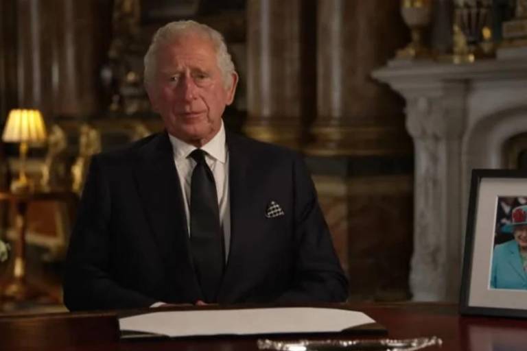 Rey Carlos III rinde homenaje a Isabel II en primer discurso; nombra a su hijo Guillermo como Príncipe de Gales