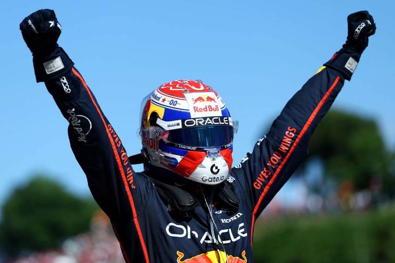 Verstappen arrasa hacia la victoria en un emocionante Gran Premio de Emilia-Romagna