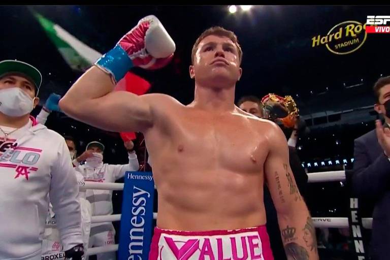 ‘Canelo’ venció a Yildirim por nocaut técnico