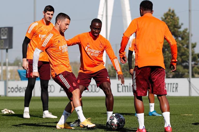 Real Madrid recibe al Liverpool en la Ida de Cuartos de Final de la Champions League