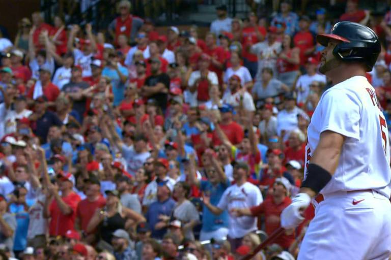 Albert Pujols pega 2 jonrones y Cardenales vencen a Cerveceros