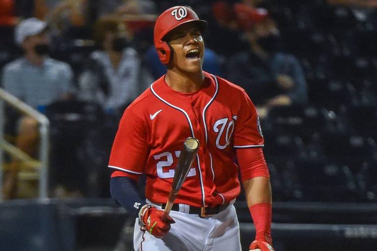 Juan Soto fue inhabilitado por tirón en un hombro