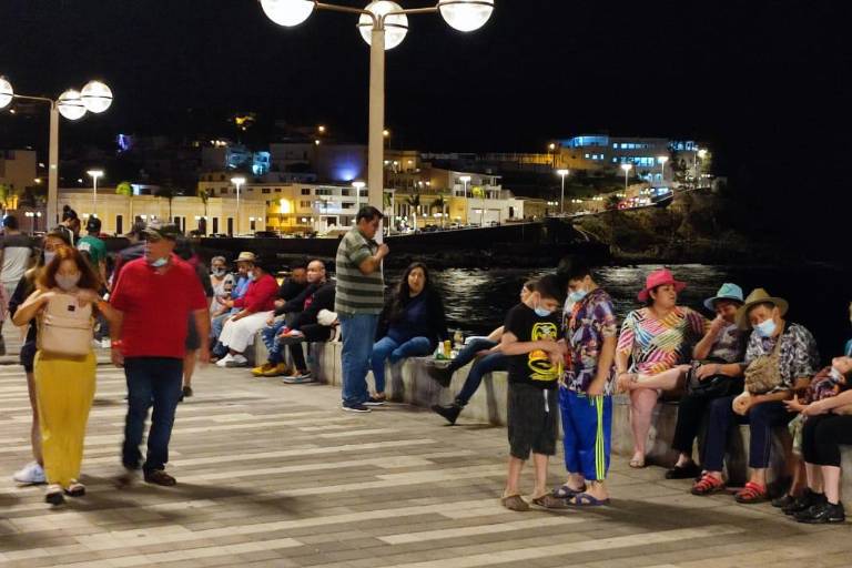 Olas Altas, la Sánchez Taboada y la Machado en Mazatlán viven concurrida noche de domingo