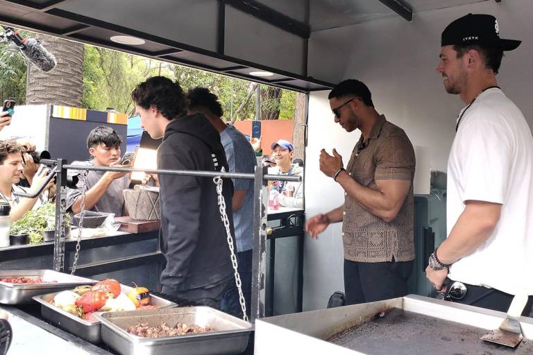 Díaz, Peña y Jones gozan en grande el Taco Tour en CDMX