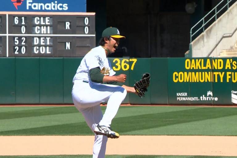 Orioles obtienen al relevista Fujinami en cambio con Oakland