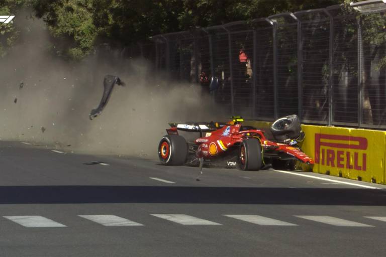 ‘Checo’ Pérez se queda sin podio en GP de Azerbaiyan tras accidente con Carlos Sainz