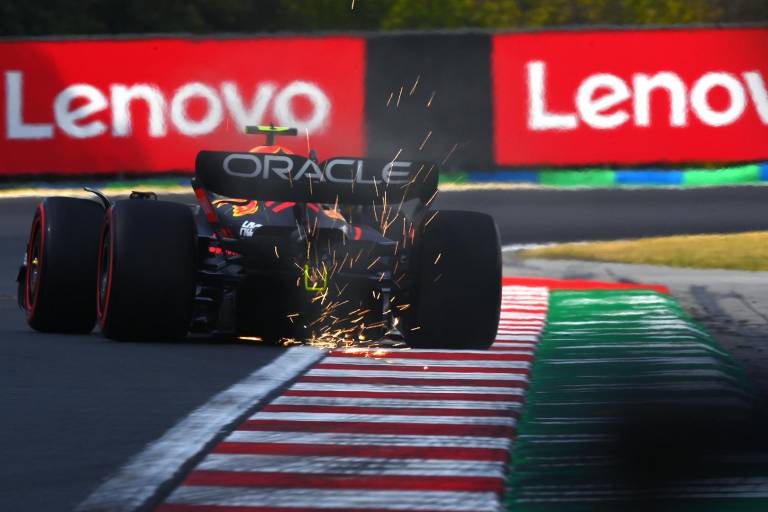 Checo Pérez, sexto y noveno en las primeras prácticas del Gran Premio de Hungría