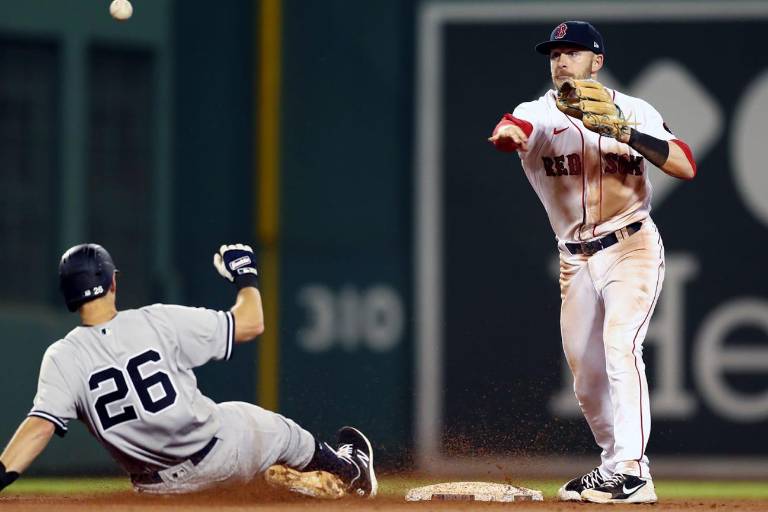 Trevor Story se somete a una cirugía en el codo derecho