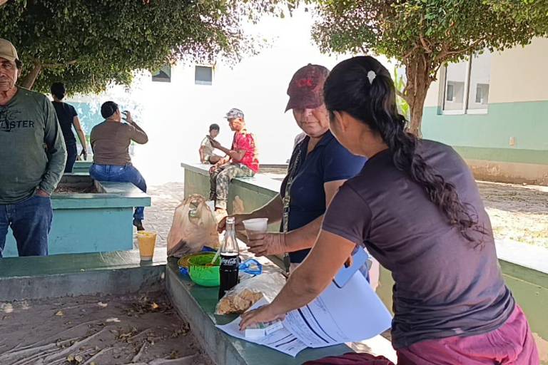 Tania deja el hospital tras el accidente del camión de jornaleros agrícolas en Escuinapa