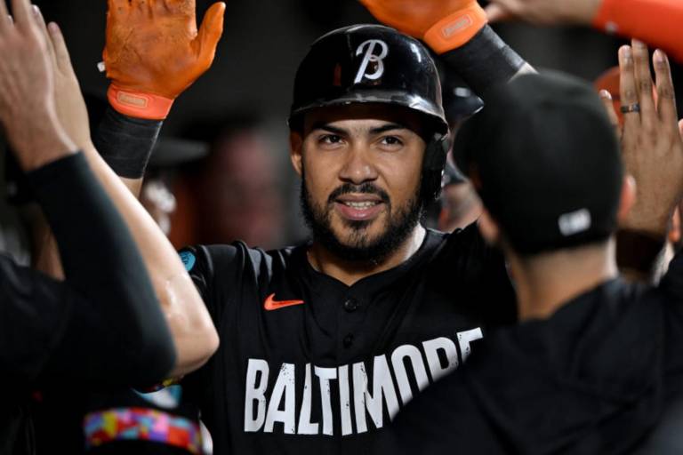 Anthony Santander llega a un acuerdo con los Azulejos