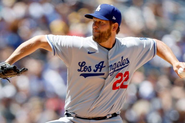Se retrasa recuperación de Clayton Kershaw