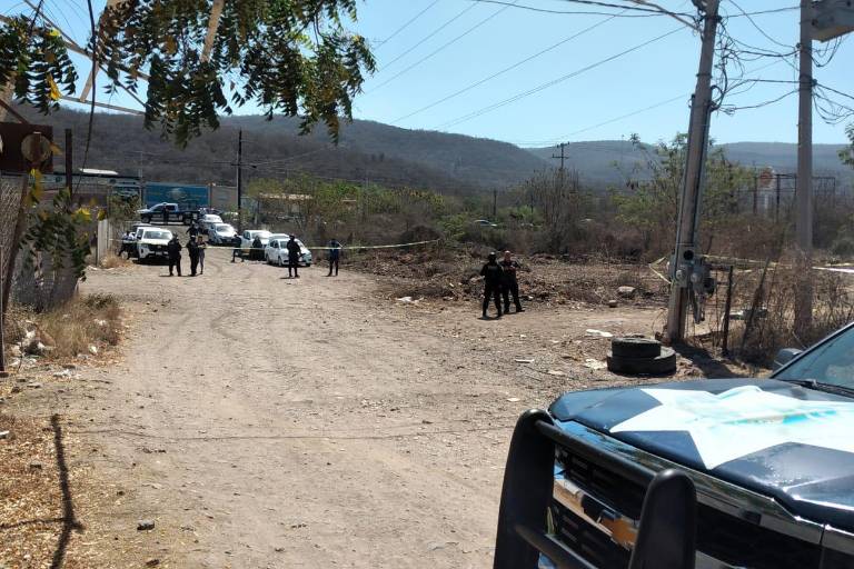 Localizan a un hombre asesinado al sur de Culiacán; estaba envuelto en plástico negro