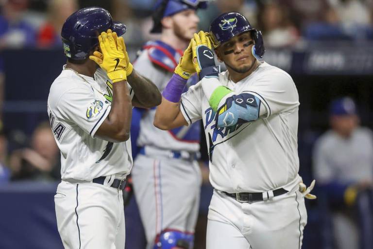Paredes lidera paliza sobre Rangers con enorme jornada de 6 remolcadas
