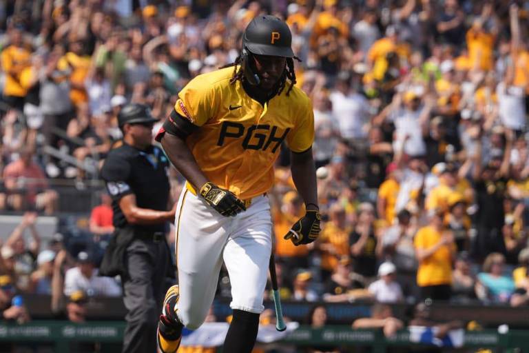 Piratas vencen a Rays con jonronazo de Oneil hacia el Río Allegheny