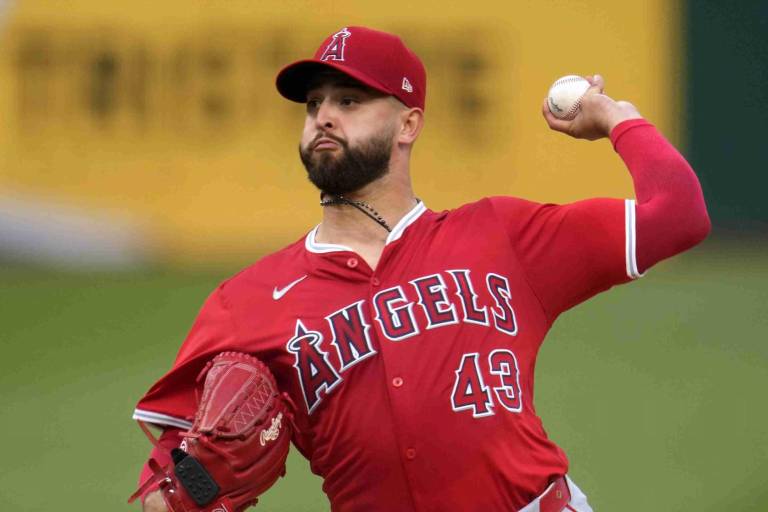 Gran jornada de Kevin Pillar guía a Angelinos a la victoria ante Piratas