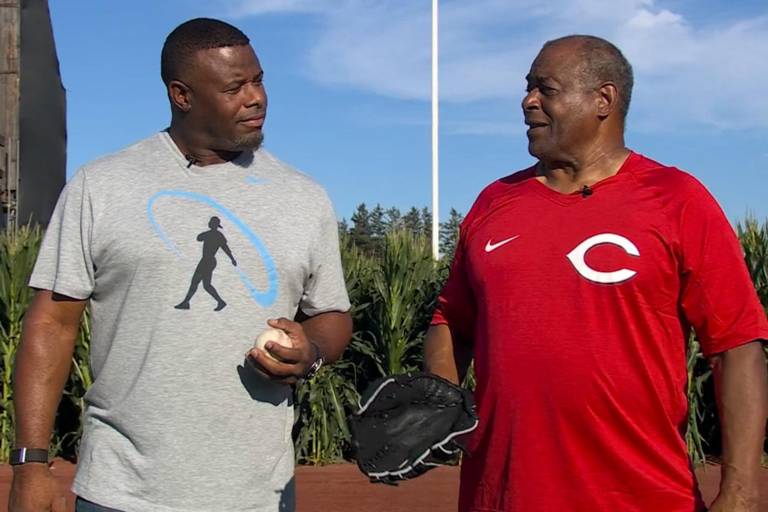 Los Griffey abren la velada en el Field of Dreams: ‘Papá, ¿quieres jugar?’