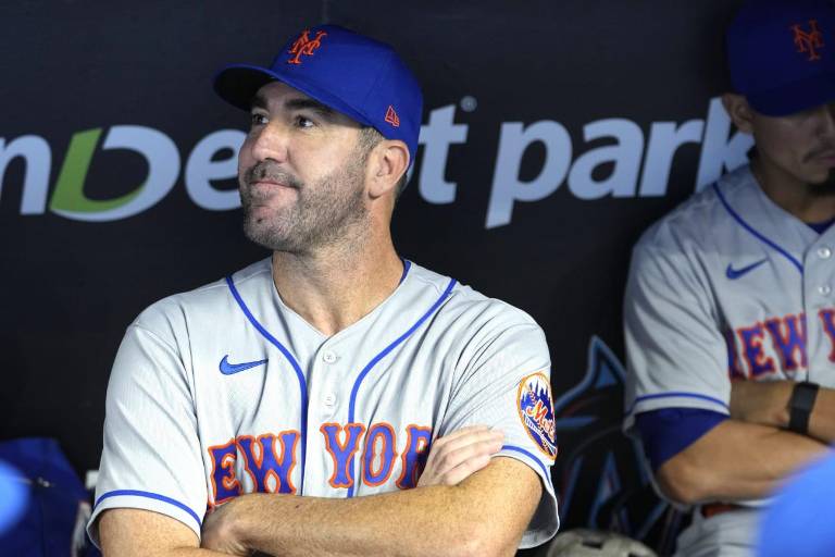 Verlander mejora y espera volver antes de que termine abril