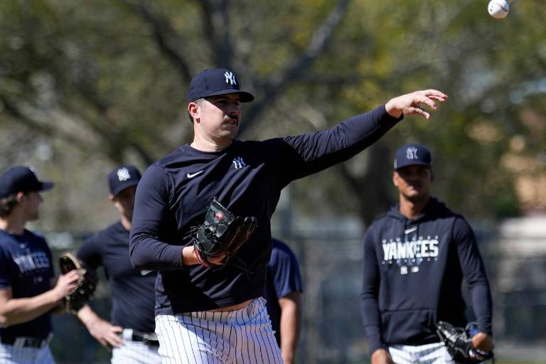 Carlos Rodón empezará la temporada en la lista de lesionados de los Yanquis