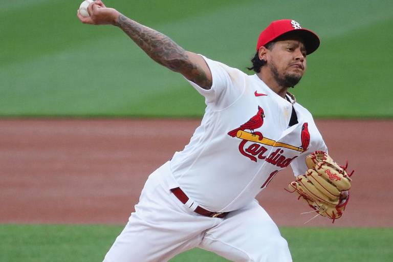 Cardenales inhabilitan a Carlos Martínez por lesión