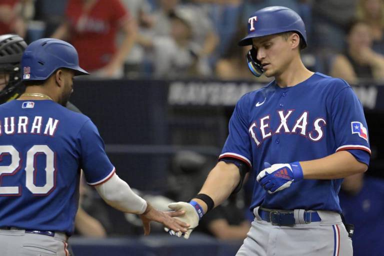 Corey Seager guía victoria de Rangers sobre Rays