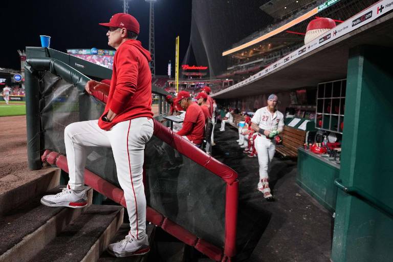 Rojos corta lazos con el mánager David Bell tras seis campañas