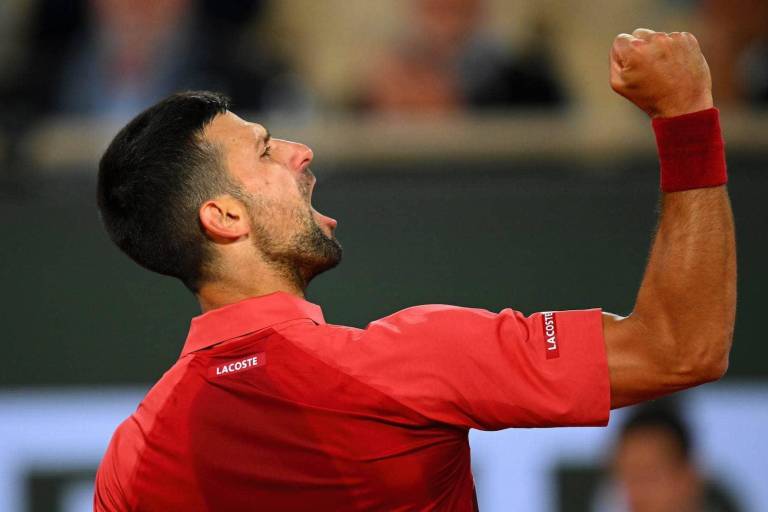 Novak Djokovic sigue levantando su muro en Roland Garros