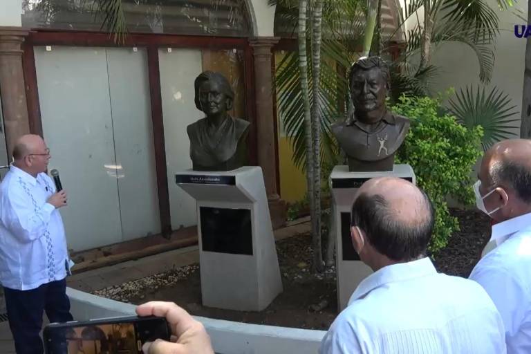 Pedro Carreón e Inés Arredondo habitan ya en la Casa de la Cultura