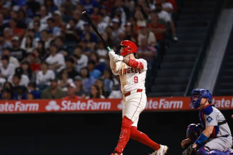 Angelinos se imponen a Dodgers guiados por jornada de dos jonrones de Neto